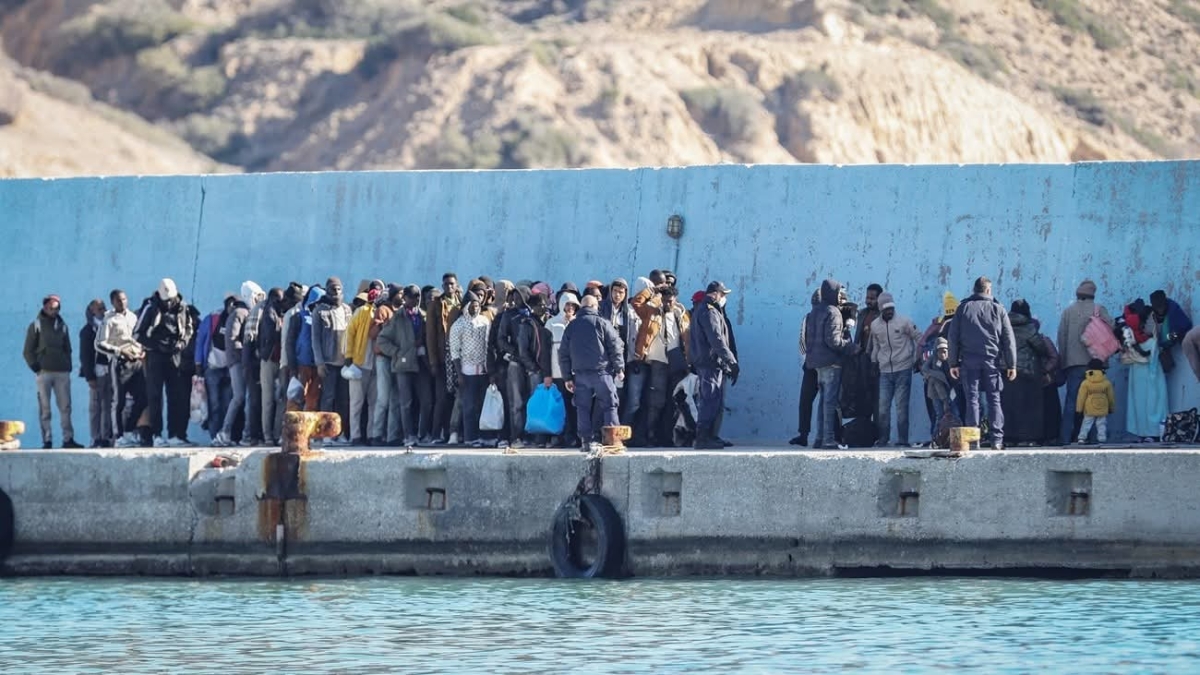 خفر السواحل اليوناني ينقذ 539 مهاجرًا قرب كريت