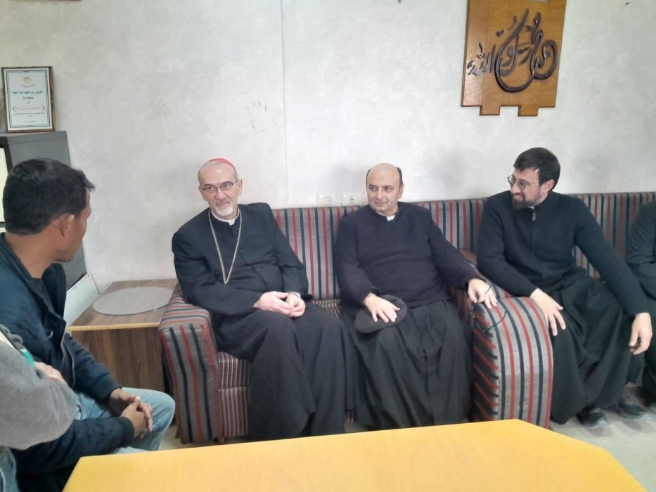 وفد من البطريركية اللاتينية يزور المستشفى الميداني شمال غزة ويشيد بالدور الإنساني الأردني