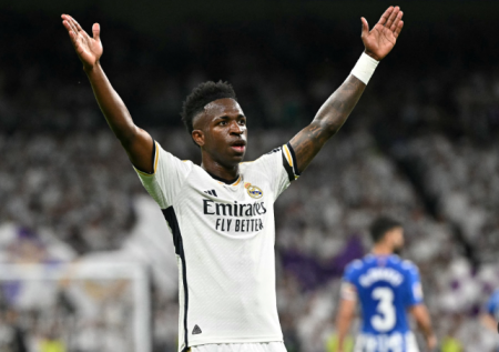 فينيسيوس يزيل صورته بقميص ريال مدريد بعد صافرات من الجماهير