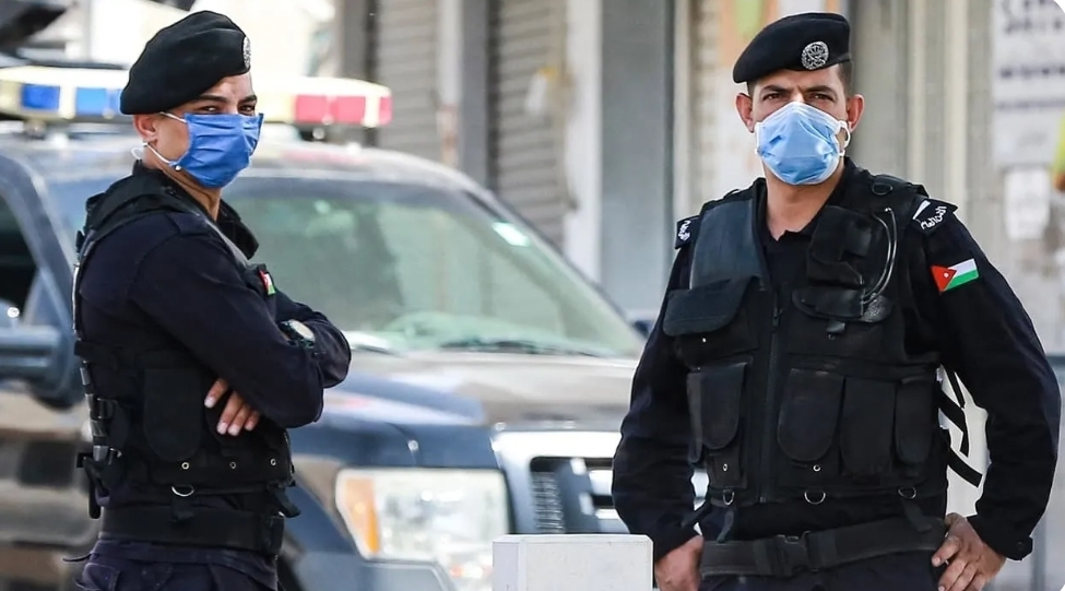 أردنية تستعين برجلين لإيقاع زوجها بقضية مخدرات