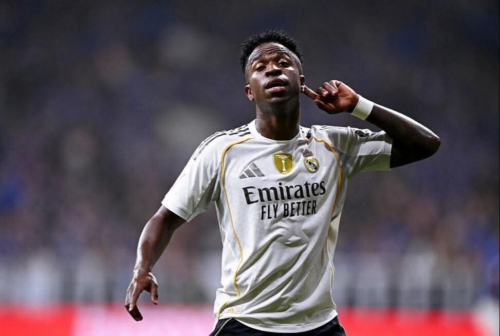 فينيسيوس يحذف صورته بقميص ريال مدريد بعد صيحات استهجان الجماهير في البرنابيو