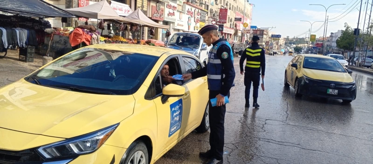 الشرطة المجتمعية تواصل برامجها التوعوية في عدد من المحافظات