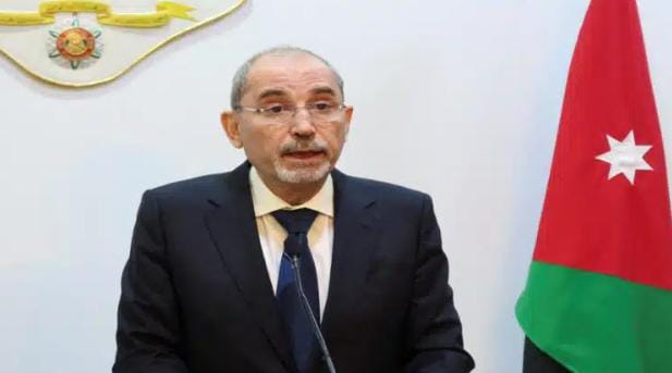 الصفدي يبدأ زيارة عمل إلى الرياض