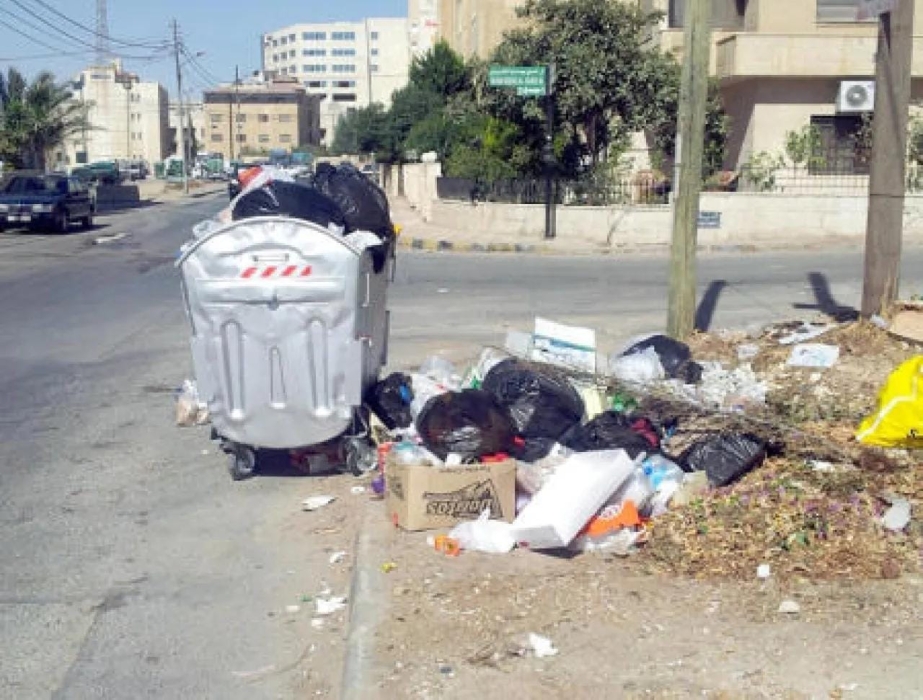 الحكومة: مخالفة الإلقاء العشوائي للنفايات قد تصل إلى 500 دينار