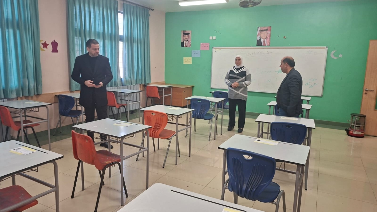 مدير تربية جرش يواصل جولاته الميدانية ويتفقد جاهزية قاعات امتحانات الثانوية العامة للدورة التكميلية والأول الثانوي
