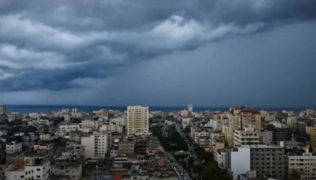 انخفاض قليل على درجات الحرارة وطقس مستقر في غالبية المناطق غداً