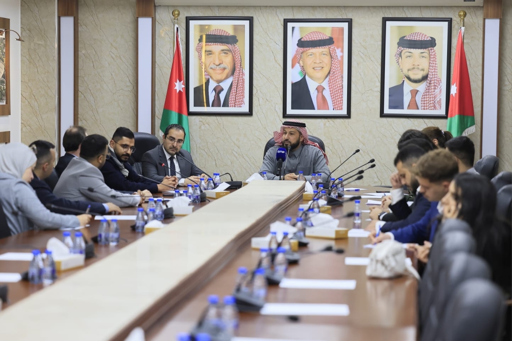 التعليم النيابية تلتقي طلبة قائمة النشامى في الجامعة الأردنية