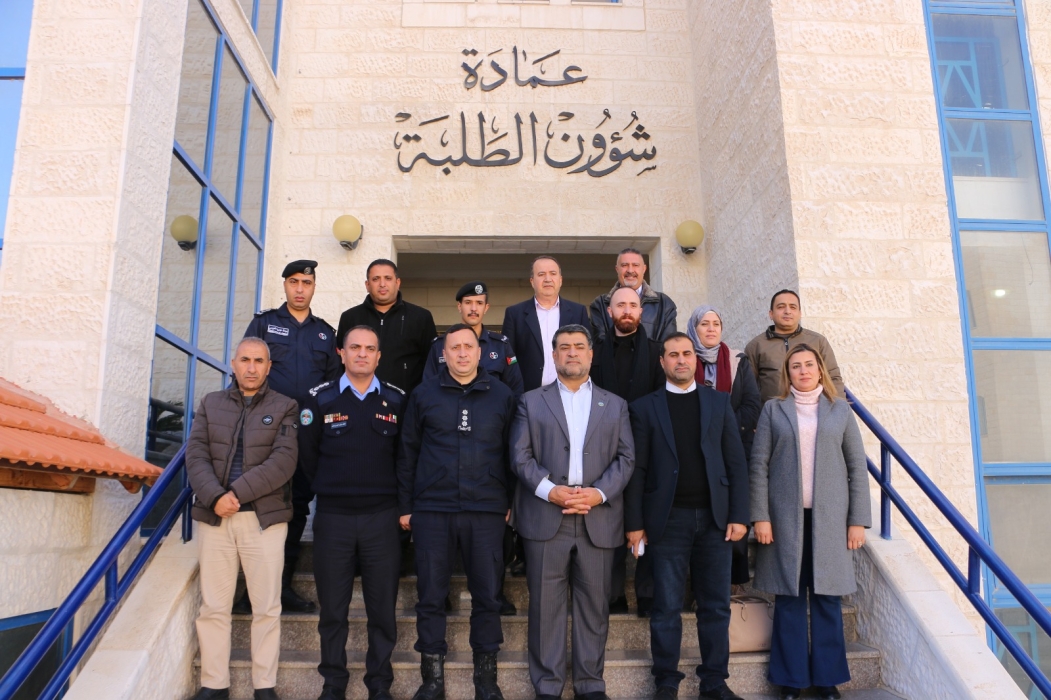 جامعة الزرقاء تنظم ورشة لتعزيز الوعي المجتمعي بالقطاع السياحي بالتعاون مع منصة «نحن» ووزارة السياحة والأثار