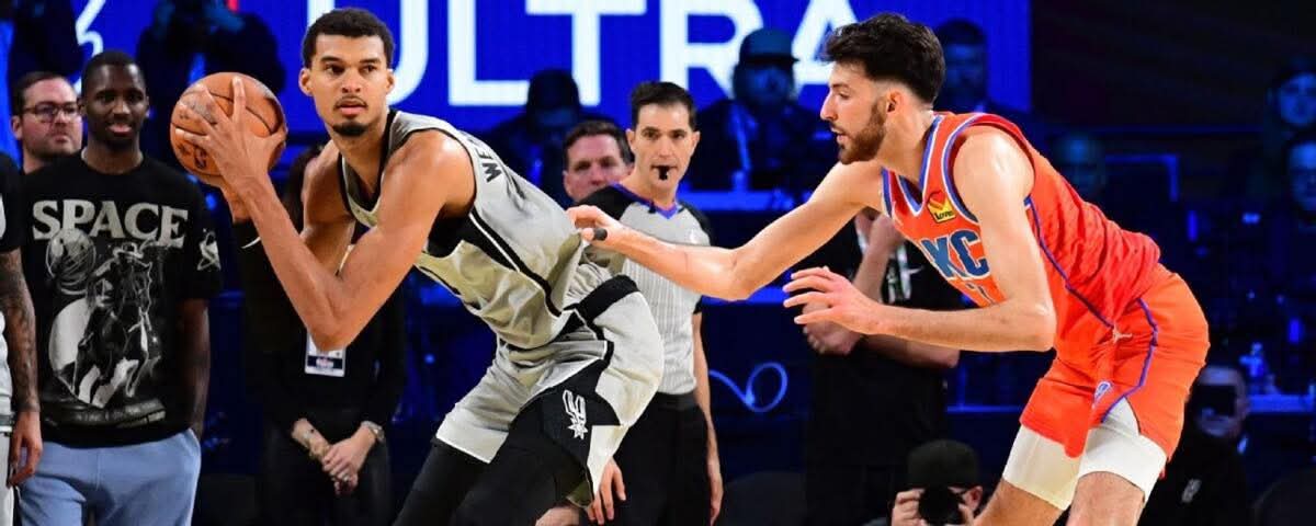 دالاس مافريكس فاز بصعوبة على دنفر ناغتس 131 – 130، ما يشير إلى مباراة مشتعلة حتى اللحظات الأخيرة.