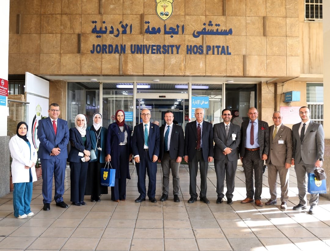 وفد طبي تركي يزور مستشفى الجامعة الأردنية للاطلاع على تجربته في زراعة الكبد