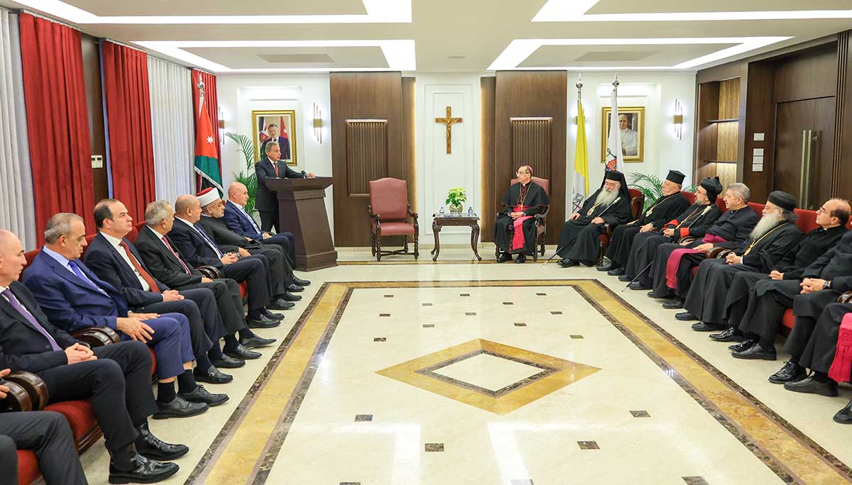 رئيس الوزراء يهنئ المسيحيين بعيد الميلاد المجيد وقرب حلول العام الميلادي الجديد