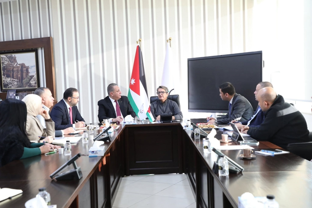 وزيرا الشباب والبيئة يبحثان استراتيجية النظافة ومكافحة الإلقاء العشوائي