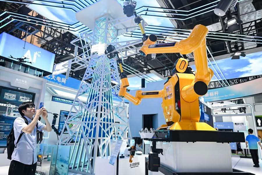 الصين تتجاوز تريليون يوان في صناعة الذكاء الاصطناعي عام 2025 وتعزز الابتكار الصناعي