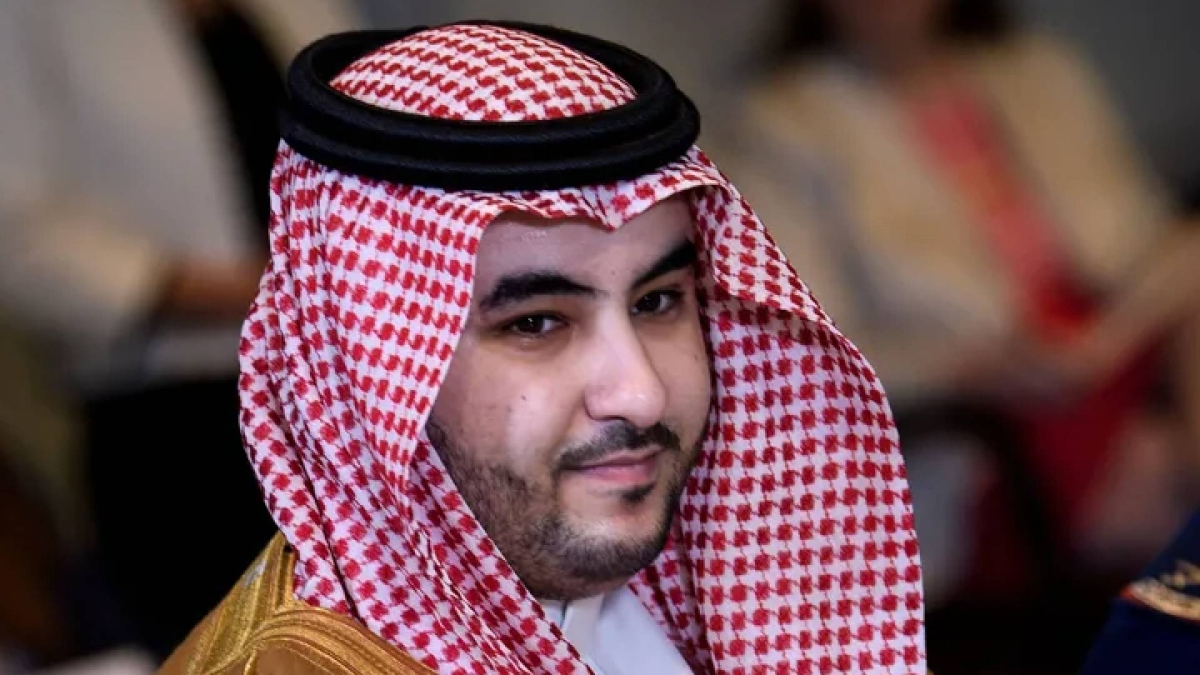 وزير الدفاع السعودي يوجه رسالة حاسمة لليمنيين ويدعو الانتقالي للانسحاب الفوري