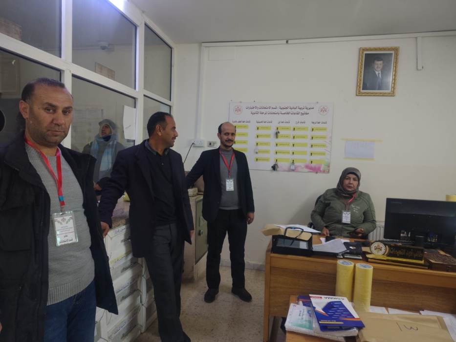 السفاسفة  يتفقد سير امتحانات الثانوية العامة في يومها الأول