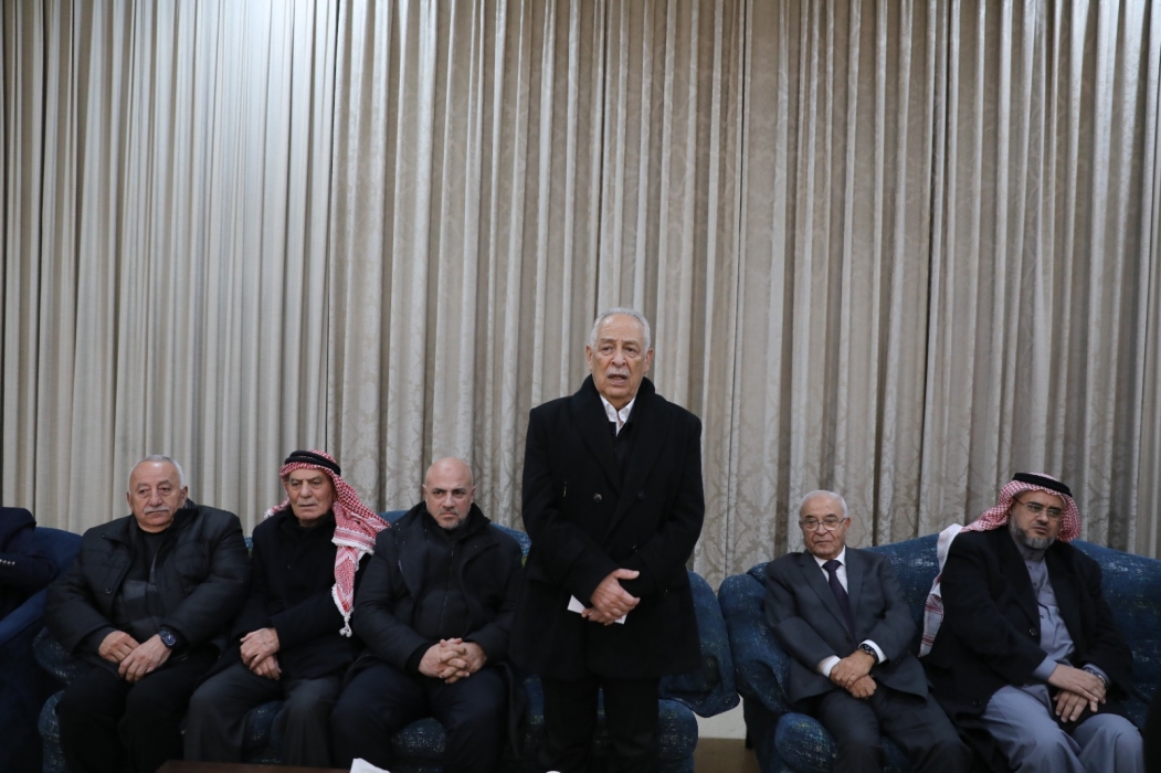 مندوبا عن الملك وولي العهد… العيسوي يعزي عشائر حداد والعبادي والعلبي...صور