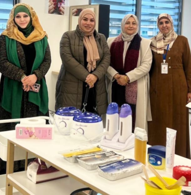الشطناوي تتفقد مشاغل التعليم المهنية BTEC في مدرسة أبدر الثانوية الشاملة للبنات