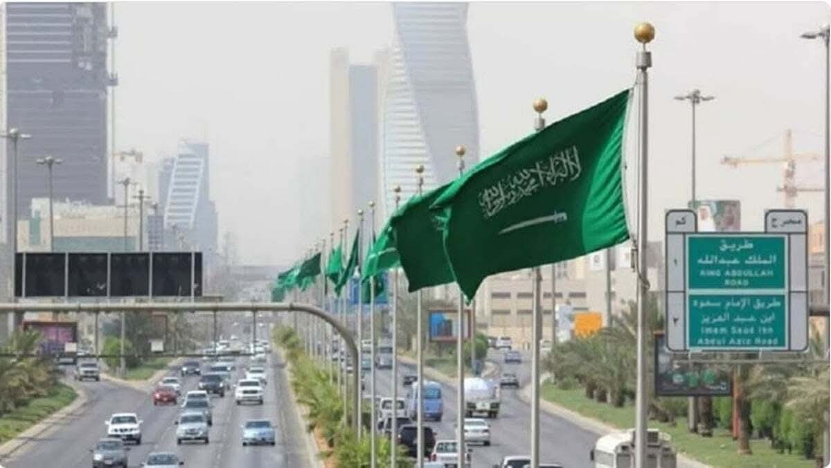 السعودية : رياح نشطة مثيرة للأتربة والغبار وسحب رعدية على عدة مناطق