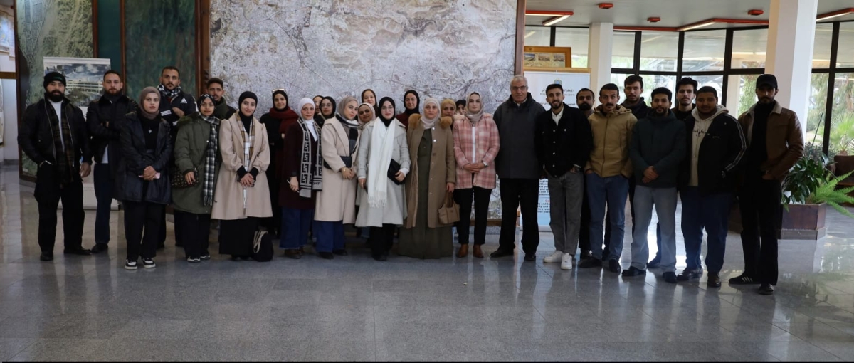 طلبة الجغرافيا في الجامعة الأردنية ينفذون زيارة علمية إلى المركز الجغرافي الملكي الأردني