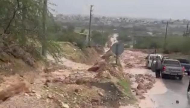 إعادة فتح طريق وادي شعيب  السلط أمام حركة السير
