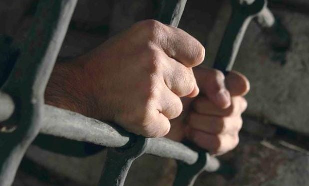 مصر تقضي بالسجن المؤبد على إعلاميين معارضين بارزين