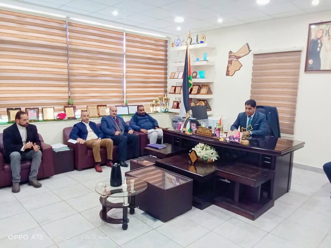 الشرفات يعقد اجتماعا لرؤساء الأقسام