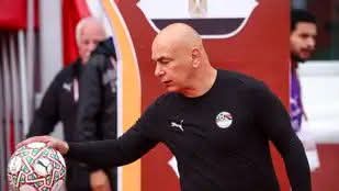 حسام حسن يوقع على حدث تاريخي للفراعنة أمام أنجولا