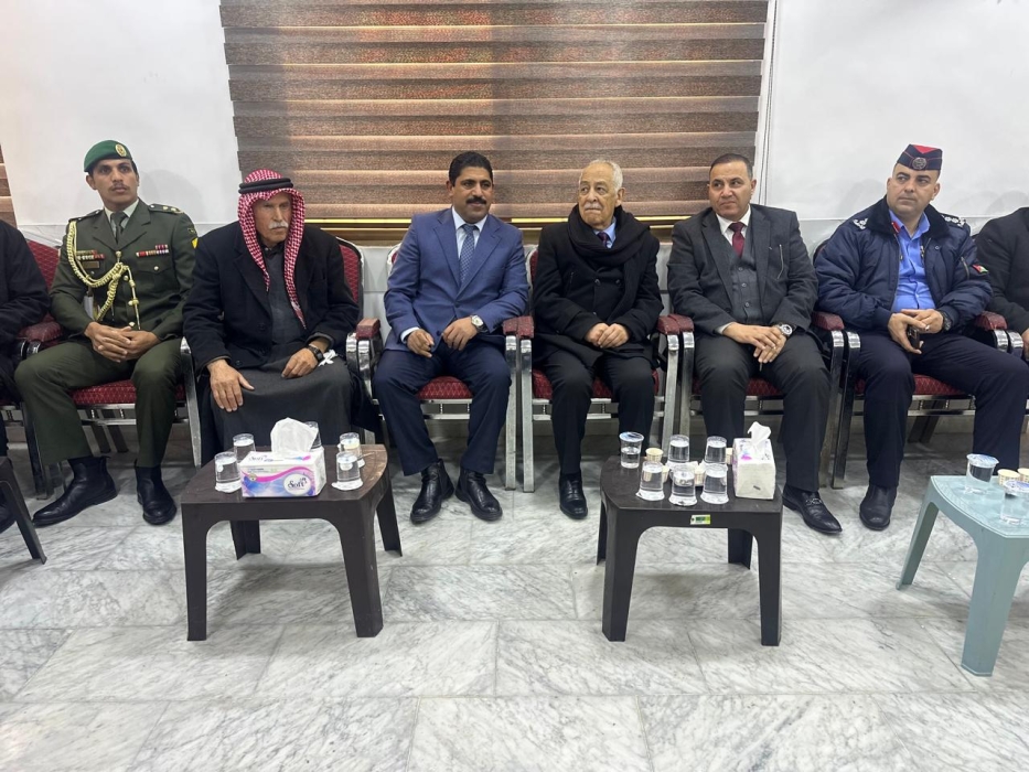 مندوبا عن الملك وولي العهد… العيسوي يعزي عشيرة الرواحنة...صور