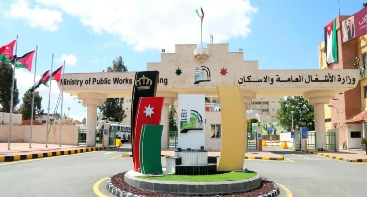 وزارة الأشغال: مستمرون في دعم بلدة العراق بالكرك رغم الاعتداء على كوادرنا