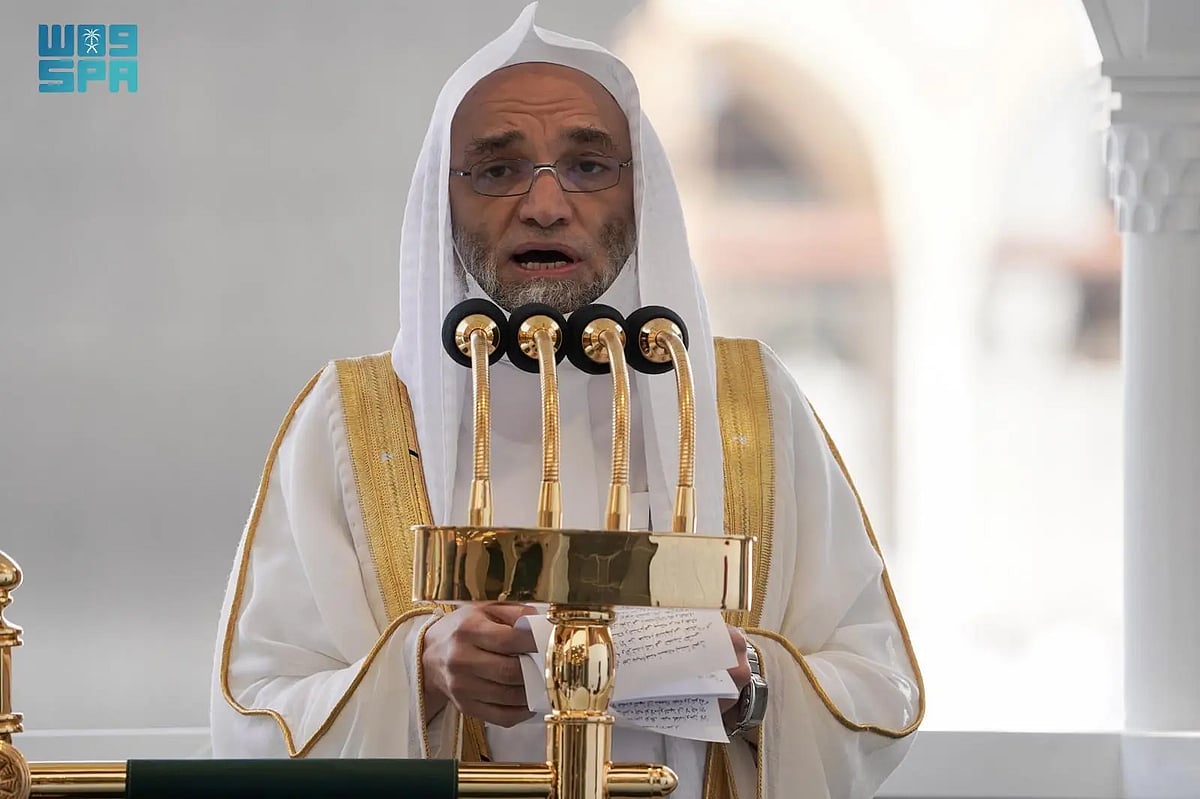إمام الحرم المكي: الإنسان ضعيف بطبعه ولا نجاة إلا بالاعتماد على الله والتحذير من الإعجاب بالنفس