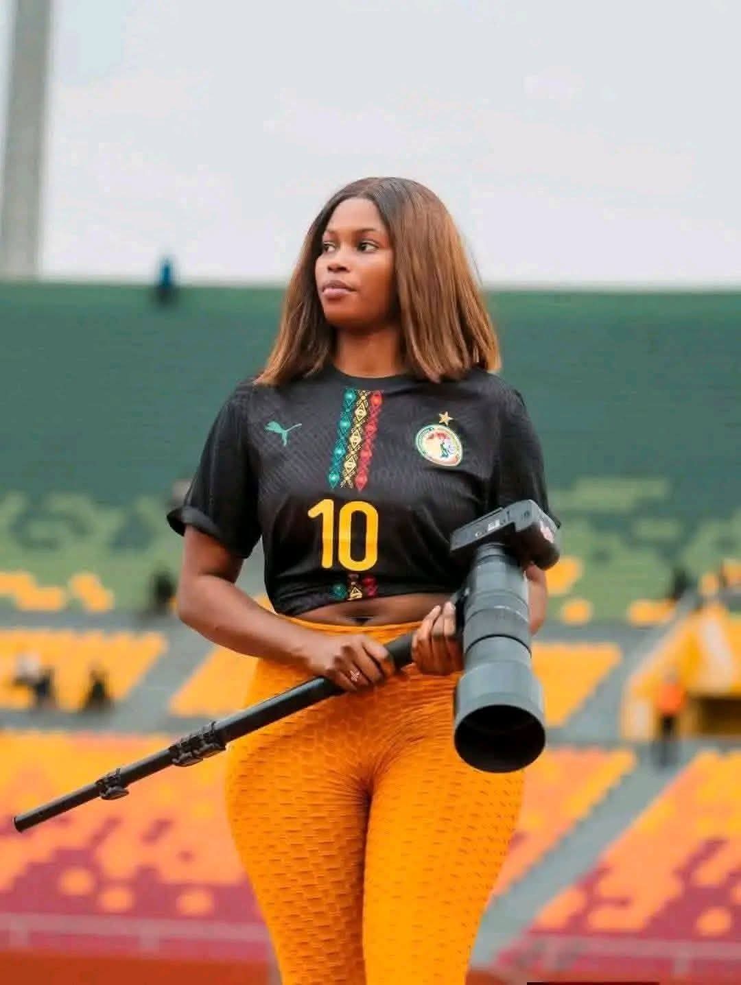 أمينة فال.. العدسة السنغالية التي تُضفي سحرًا خاصًا على كأس أمم أفريقيا 2025 بالمغرب