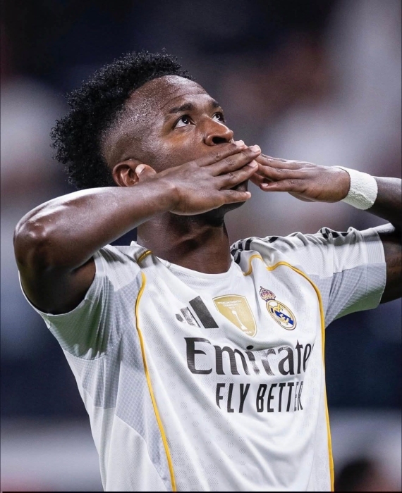 تشابي ألونسو: فينيسيوس سعيد والطاقة الإيجابية واضحة عليه