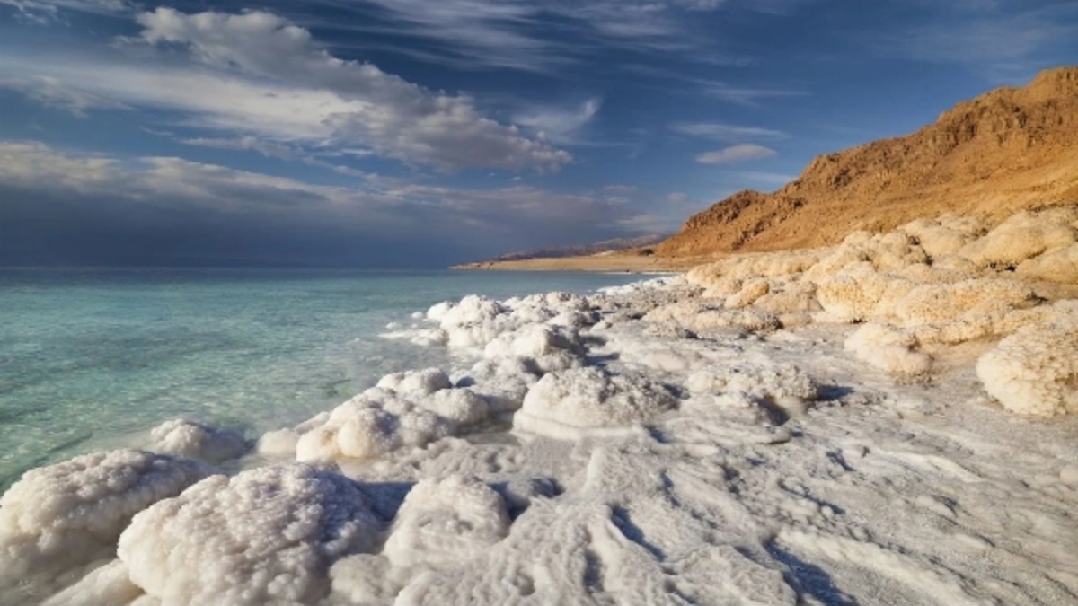 أمطار الخير تُنعش البحر الميت.. هل تكبح التراجع المتسارع لمنسوبه؟