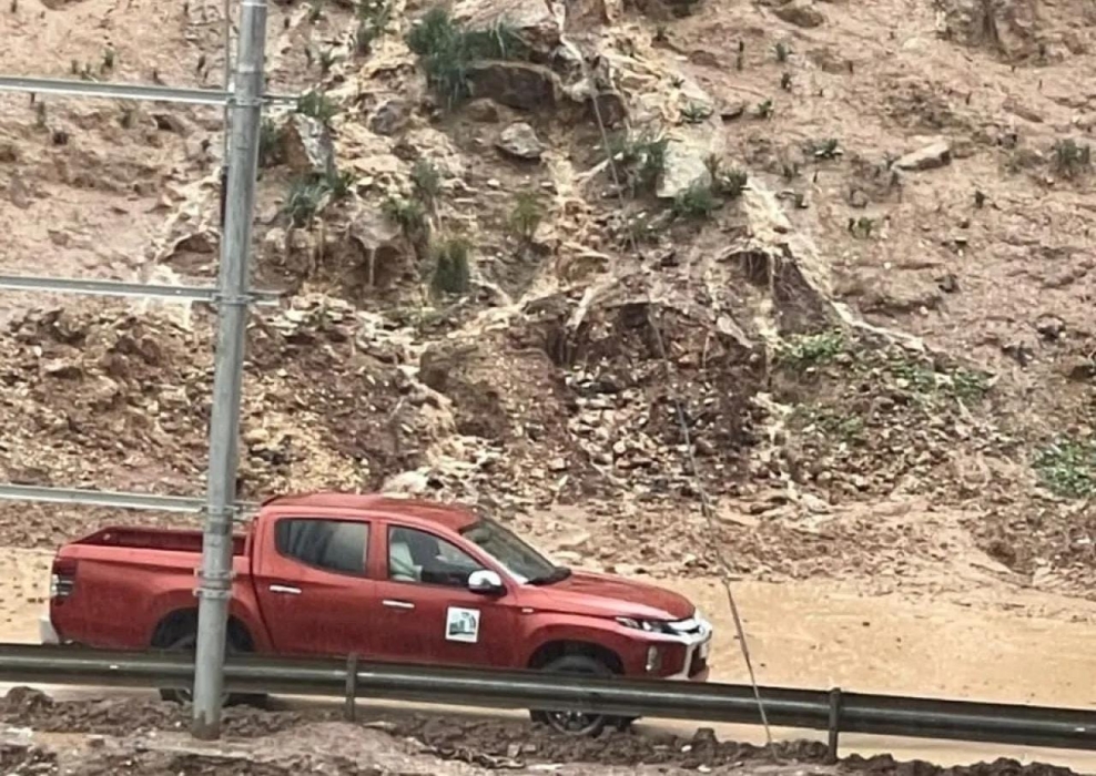 إعادة فتح شارع سيل الزرقاء الفرعي بجرش