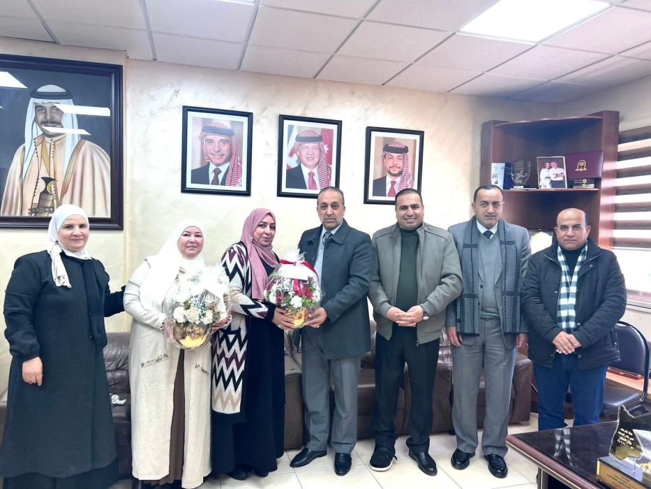 الفتينات يكرم موظفتين لإحالتهن على التقاعد في تربية الكرك