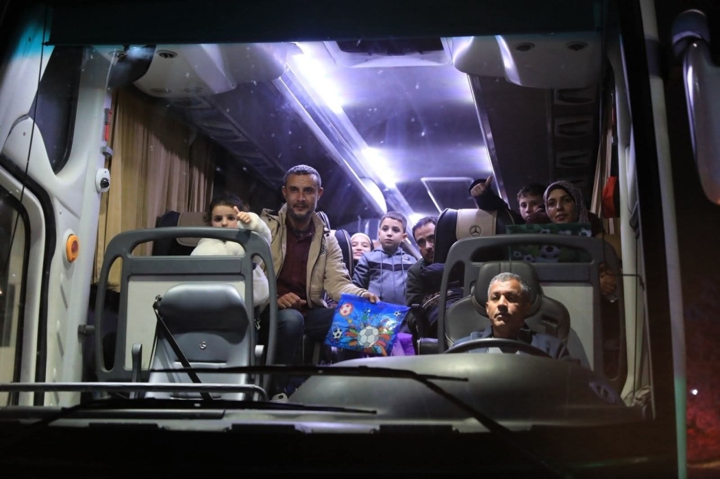 القوات المسلحة تقوم بإجلاء الدفعة العشرين من أطفال غزة المرضى للعلاج في المملكة...صور