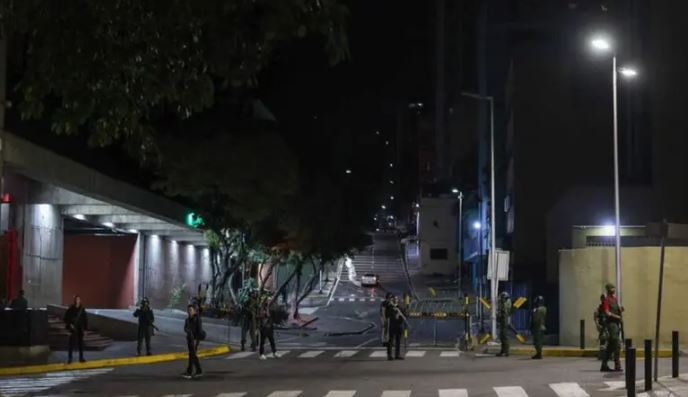 إطلاق نار قرب القصر الرئاسي في كاراكاس بعد تحليق مسيرات مجهولة