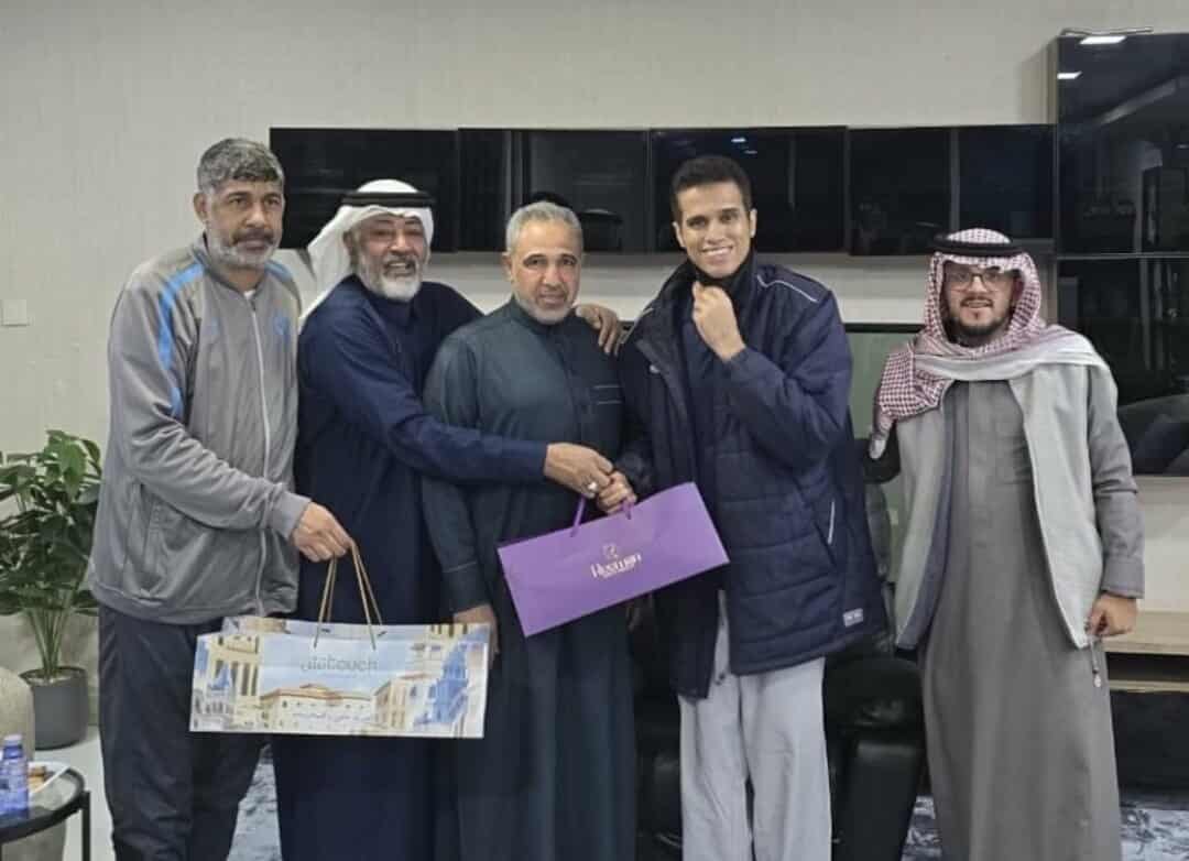 الزميل الحاجي يتماثل للشفاء ويغادر المستشفي ويشكر الطاقم الطبي في بن جلوي بالمبرز