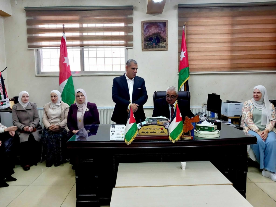 مدير تربية عجلون يكرم زملاءه بمناسبة التقاعد...صور