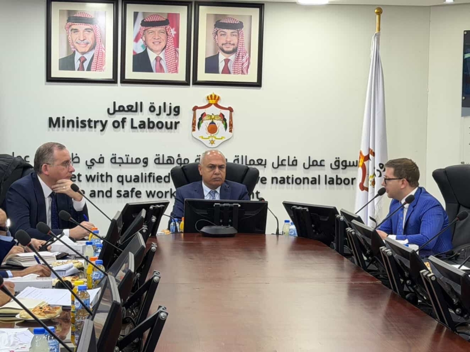 العمل تبحث تشغيل الممرضين الأردنيين في ايطاليا