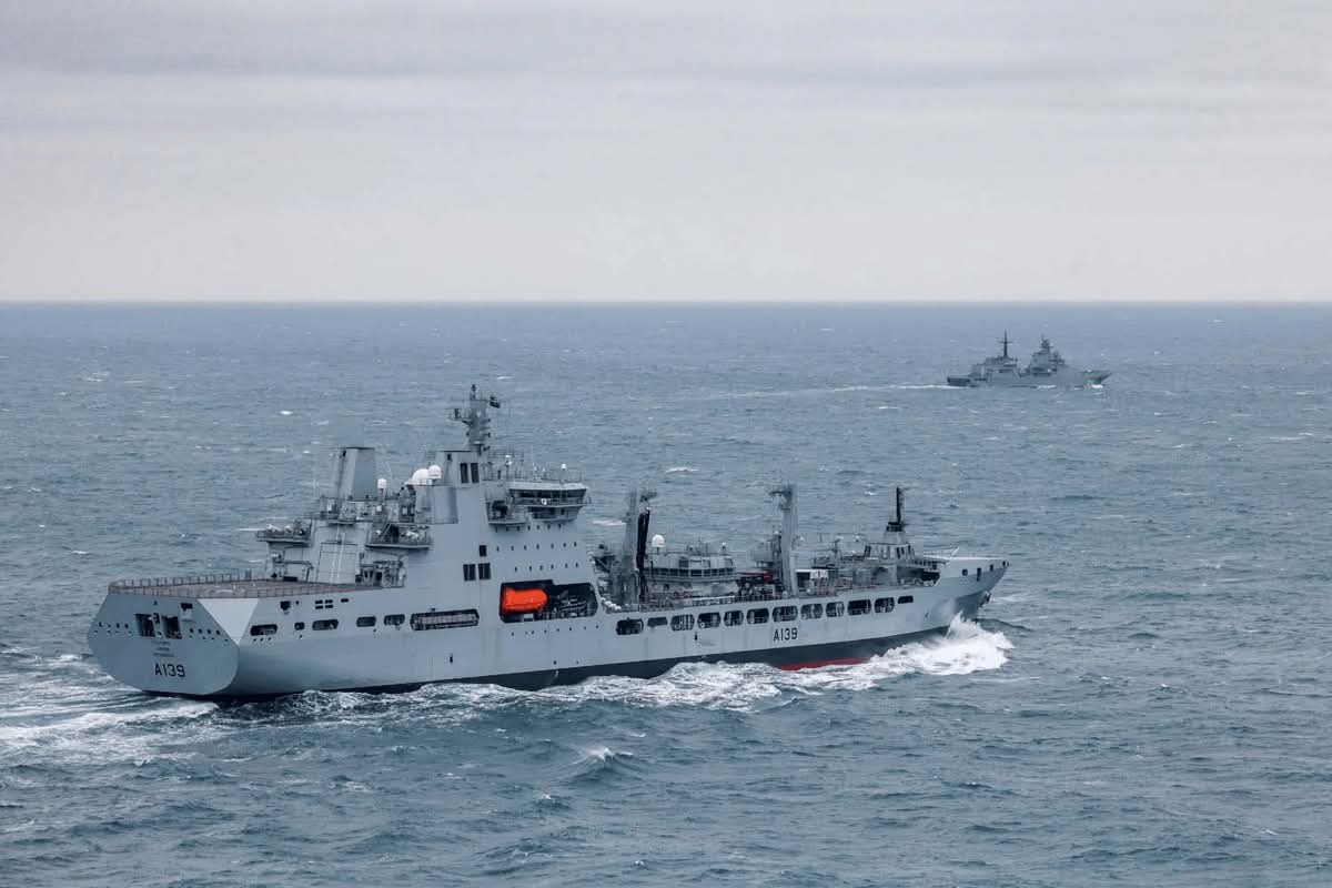 بريطانيا تدعم الولايات المتحدة في احتجاز ناقلة نفط روسية شمال المحيط