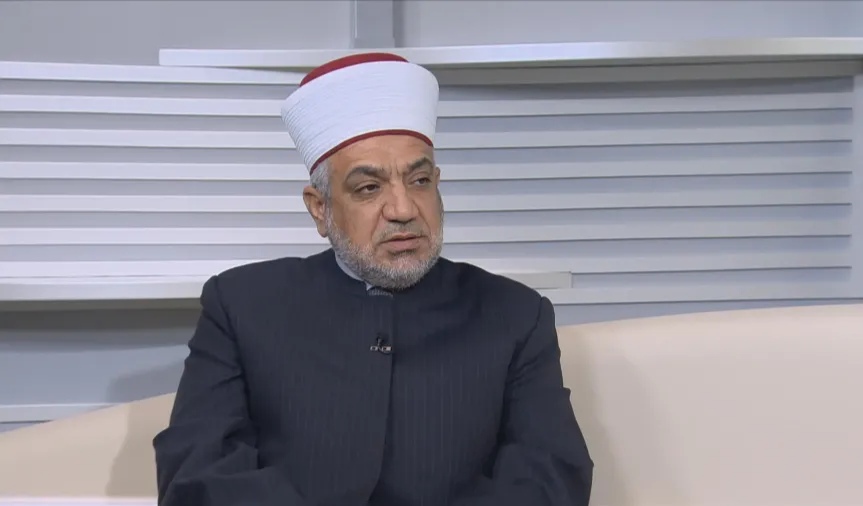 وزير الأوقاف يتابع قضية تواجد أكثر من 80 معتمرا أردنيا على حدود العمري