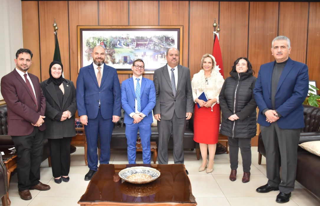 منظمة أكاديمية إيطالية تبحث استقدام خريجي تمريض اليرموك