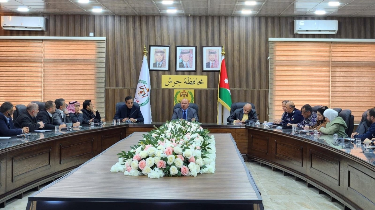 محافظ جرش يترأس اجتماعاً موسعاً لاستعداد المؤسسات والبلديات لمواجهة المنخفض الجوي