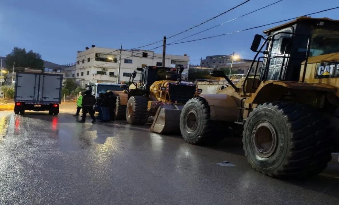 الحكومة تطلب من البلديات استئجار الآليات للعمل بالمنخفض القادم