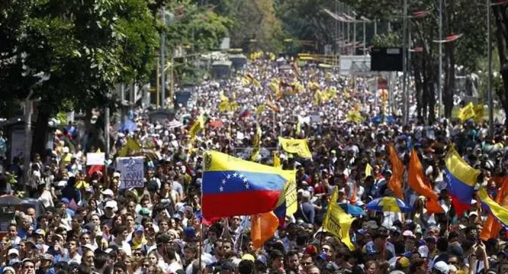 فنزويلا تُفرج عن عدد كبير من السجناء بعد الإطاحة بمادورو