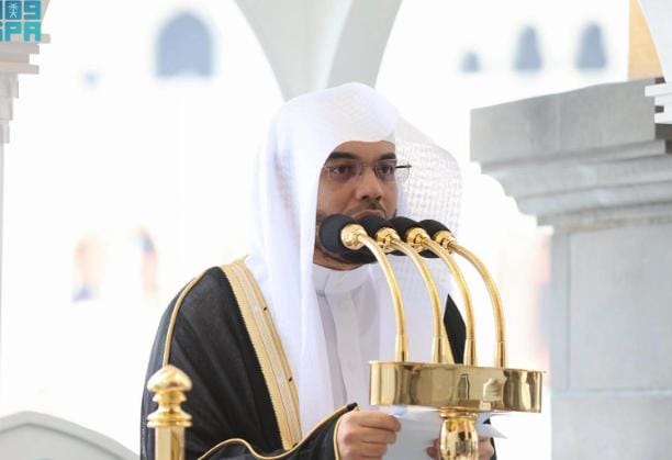 خطبة المسجد الحرام: الشيخ ياسر الدوسري يستعرض مقاصد سورة «ق» ويؤكد دلائل البعث والحساب