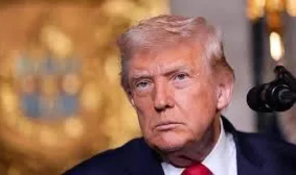 ترامب يُرسل تحذيرًا ناريًّا إلى طهران: ”سنضرب بقوة شديدة إذا قتلتم المتظاهرين!”