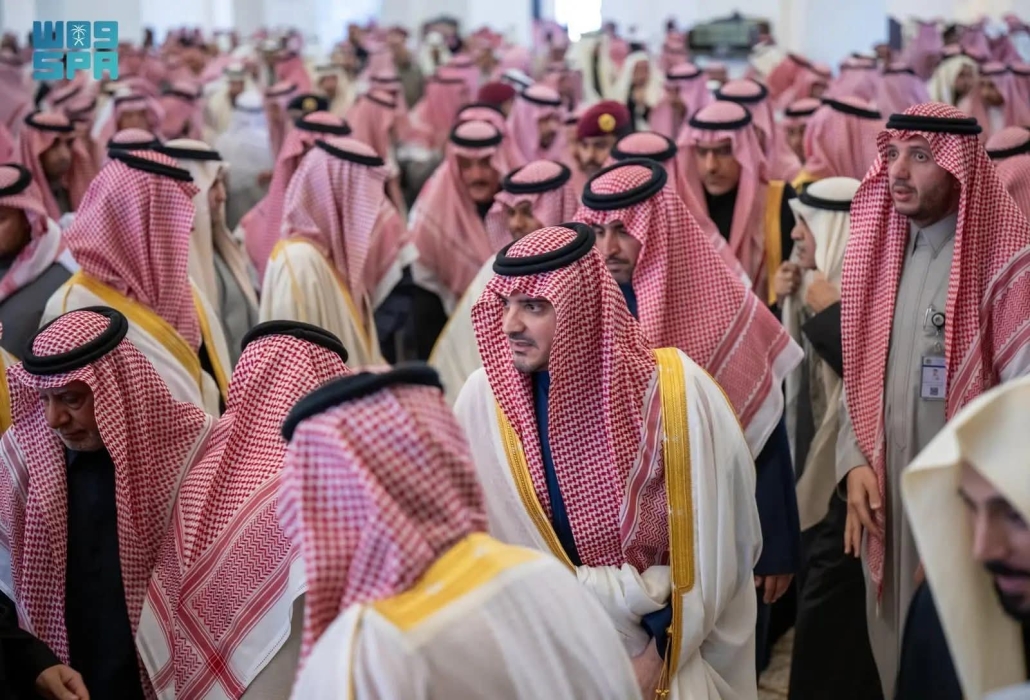 وزير الداخلية السعودي يؤدي صلاة الميت على الفريق أول سعيد بن عبدالله القحطاني في الرياض...صور