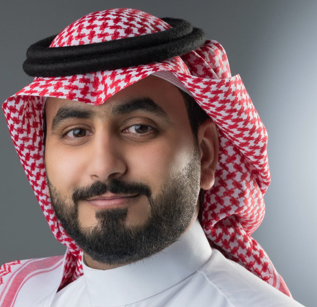 بين لغة الأرقام وجمال الصورة.. حكاية الإبداع مع حامد الشراري هزدل